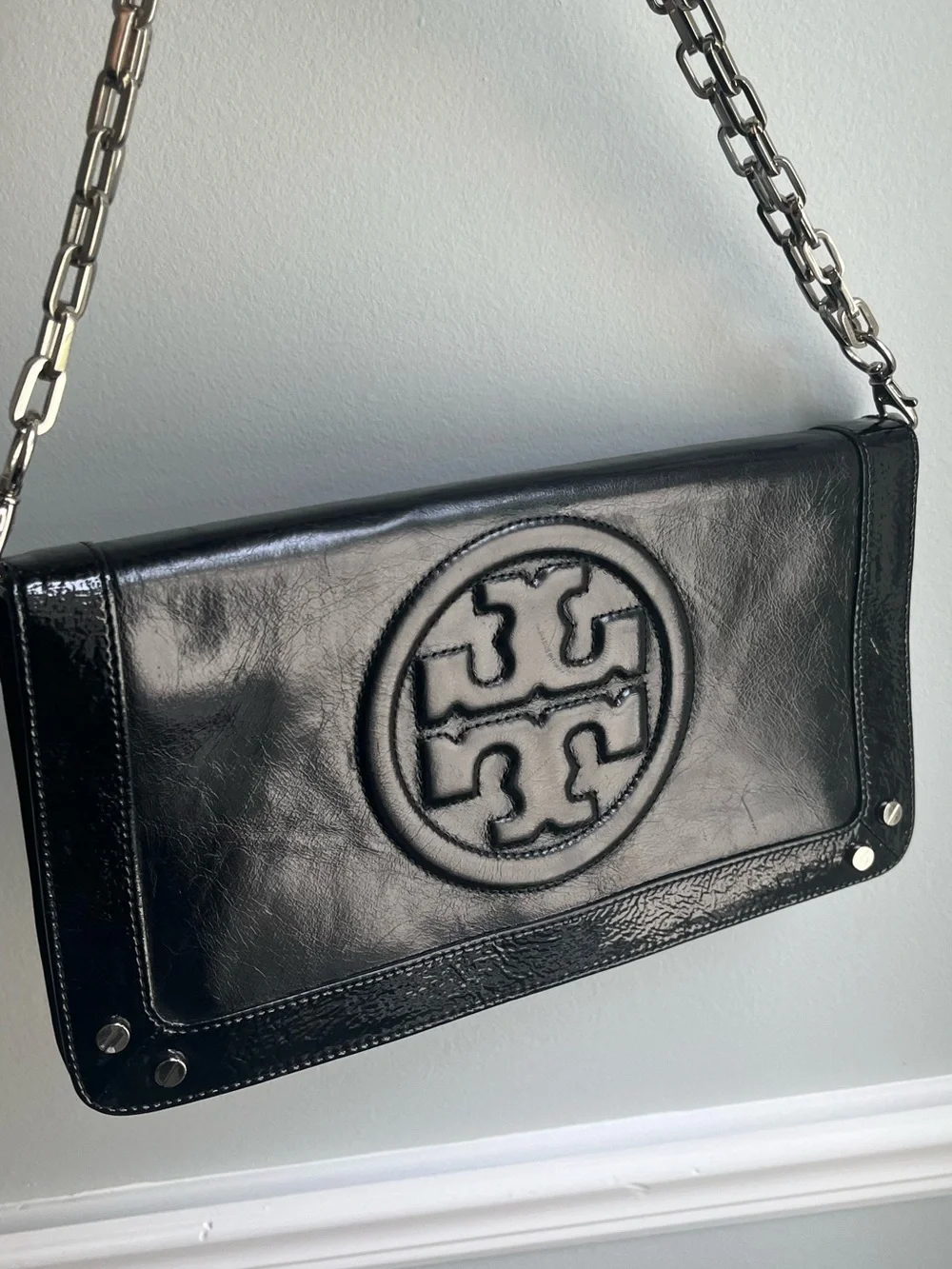 RARE Tory Burch Black Leather Logo Chain Shoulder Bag Timeless Luxury